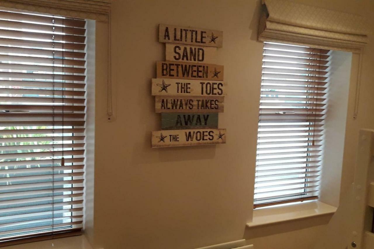 Marine Beach Escape Castlerock Beside Beach Golf Course And Pub Extérieur photo